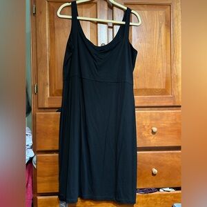 Elegant Black Midi Dress with Scoop Neck